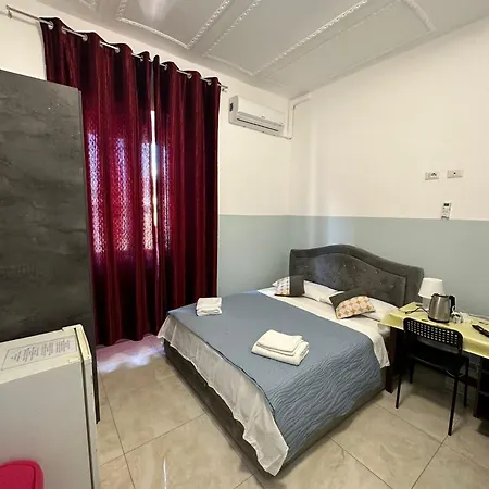 Konukevi Termini Centro 4*