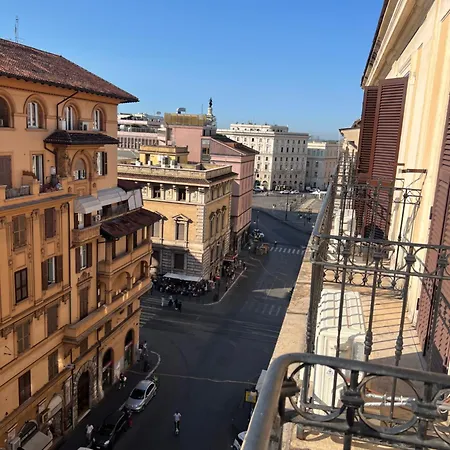 Konukevi Termini Centro 4*