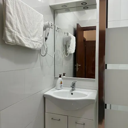 Konukevi Termini Centro 4*